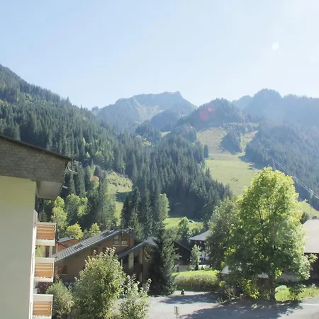 In Azalee Near Linga Gondola * Châtel