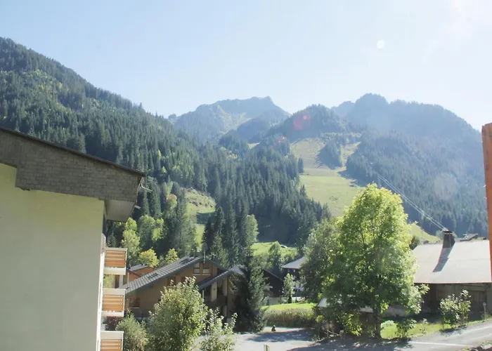 In Azalee Near Linga Gondola * Châtel